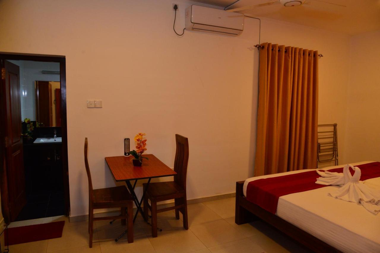 Sunshine Greens Bed & Breakfast Hikkaduwa Exterior foto